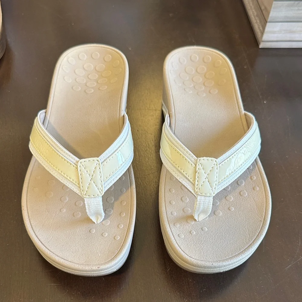 Vionic High Tide Sandals in Beige Women's US Size 7 - Picture 2 of 9